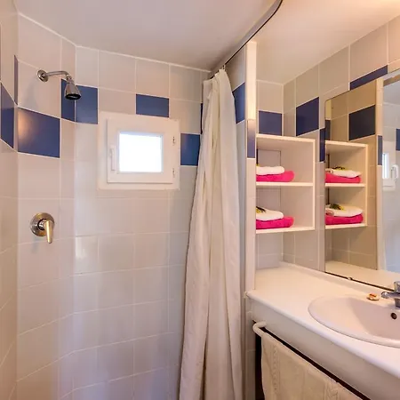 Village Vacances Les Genevriers Casa de Férias *