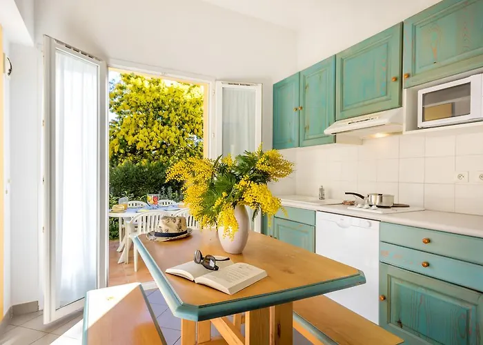 Holiday home Village Vacances Les Genevriers Saint-Raphael (Var)