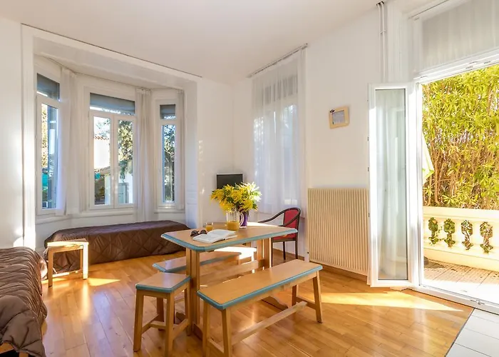 Holiday home Village Vacances Les Genevriers Saint-Raphael (Var)