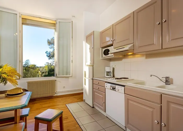 Holiday home Village Vacances Les Genevriers Saint-Raphael (Var)